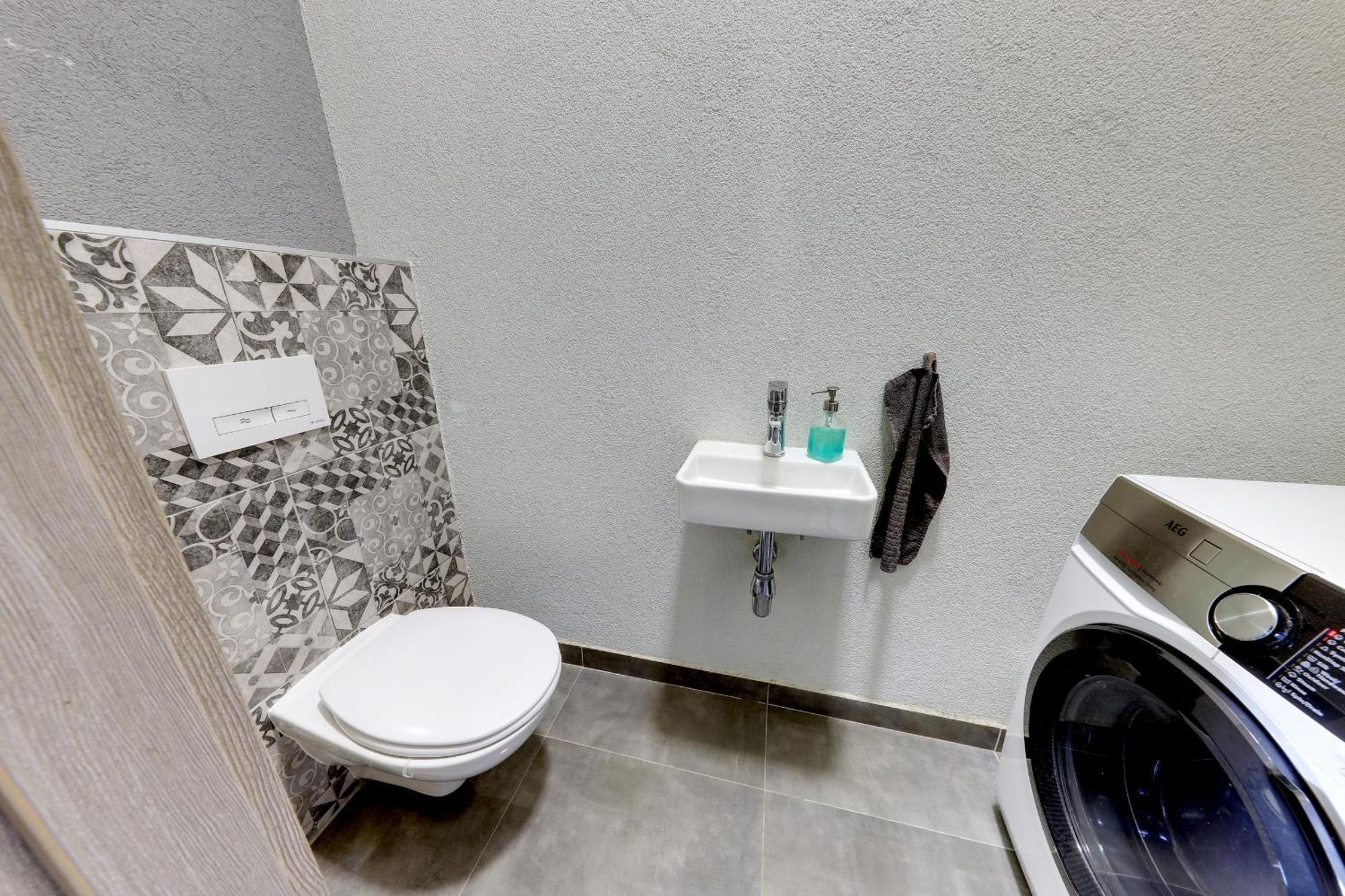 Lovely 2-Bedroom Apartment In Centre Of Bratislava Eksteriør billede